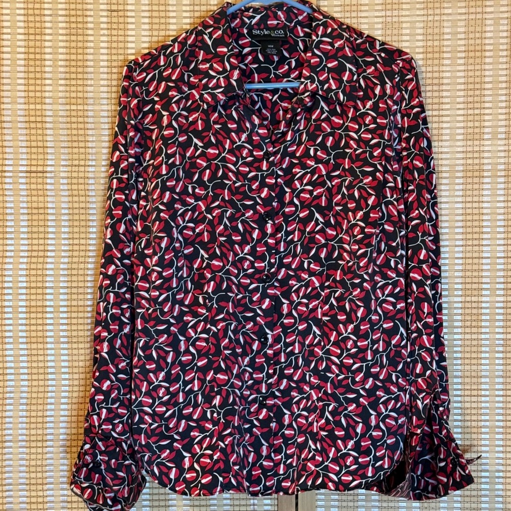 Style & Co Woman 100% Silk Blouse Red Black Abstract Print‎ Button Down Size 14W